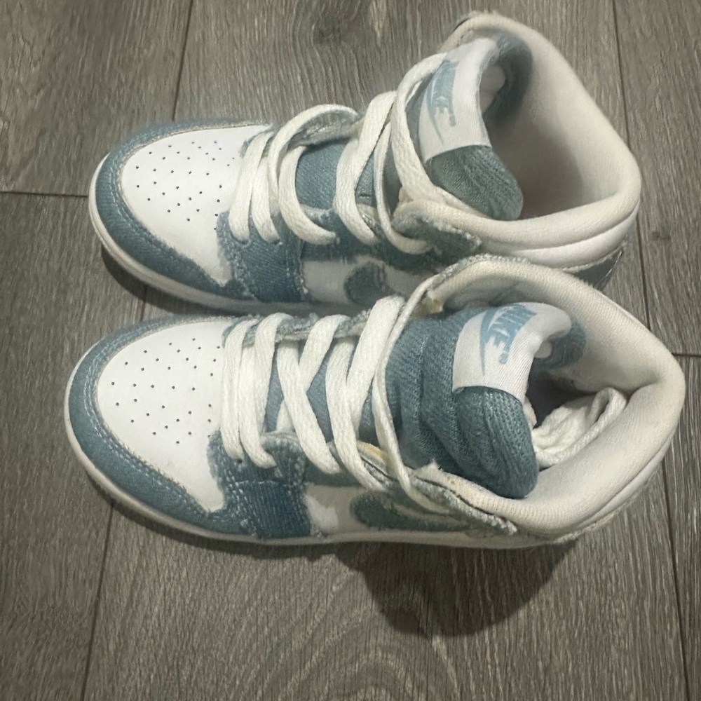 Nike Air Jordan Kids Blue and White Sneakers unisex toddler size 9 - Picture 3 of 6